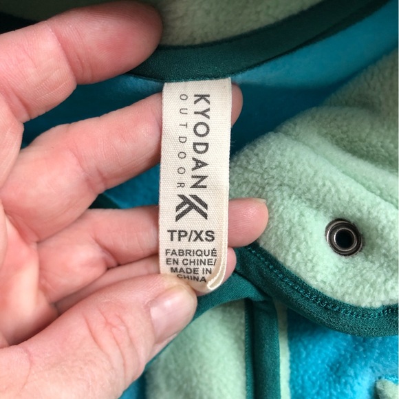 Women's Teal and Green Colourblock Fleece - Picture 8 of 10